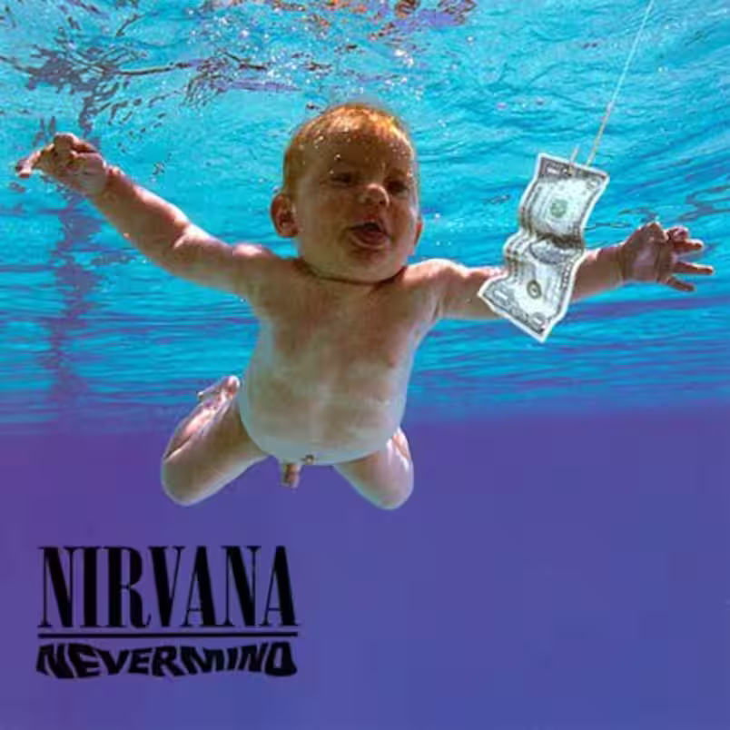 Capa do álbum Nevermind do Nirvana, com um bebê nadando em direção a uma nota de dólar submersa.