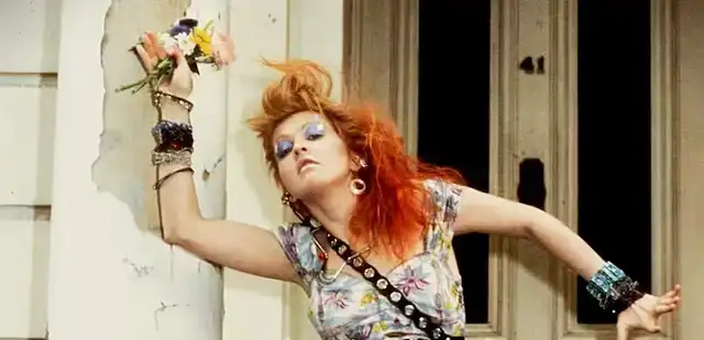 Cyndi Lauper, famosa pelo cover de  Girls Just Want to Have Fun